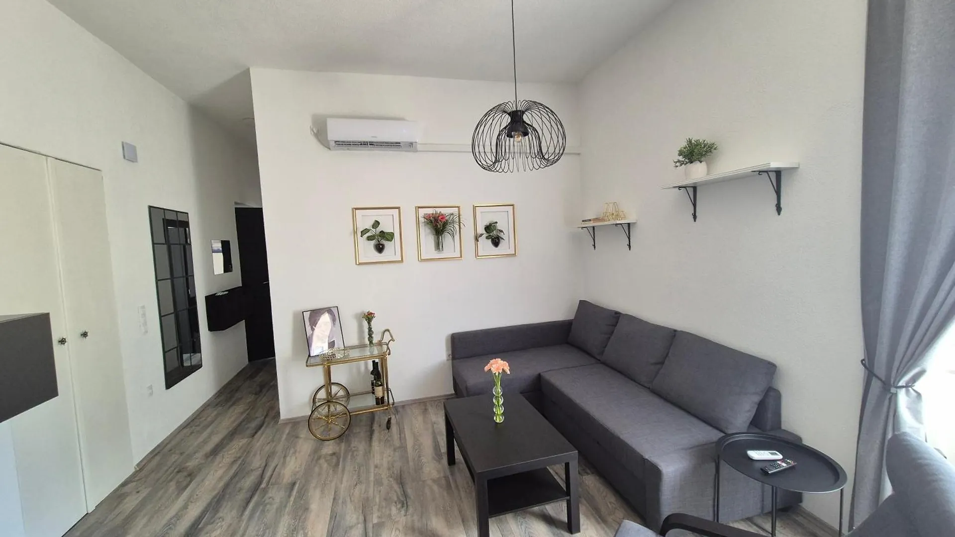 PUY Holiday Apartment